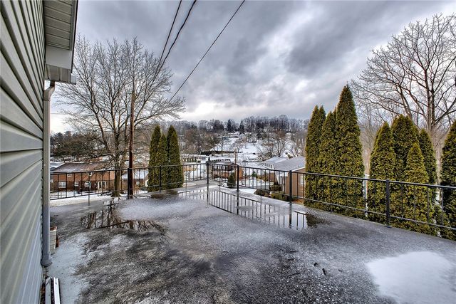 149 Crest View, Hempfield Twp, PA 15601