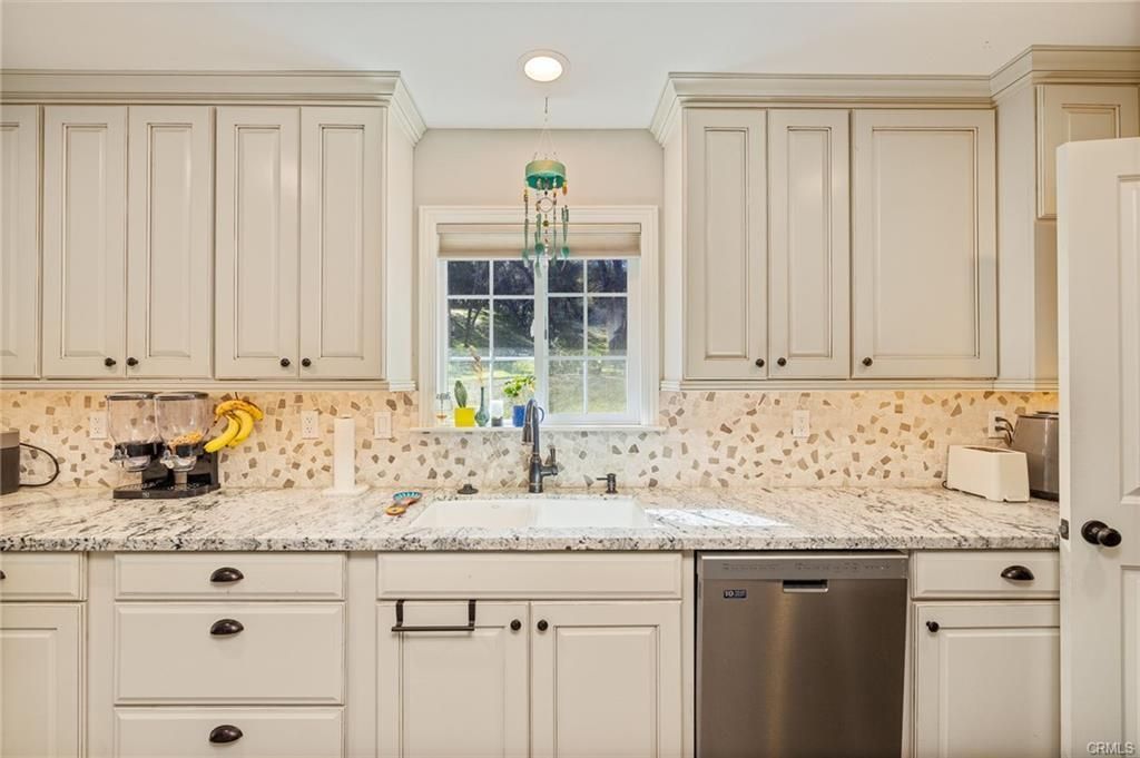 Image 7 of property listing at 42918 Highway 49, Ahwahnee, CA 93601