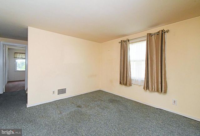 889 OLD LANCASTER RD, Berwyn, PA 19312