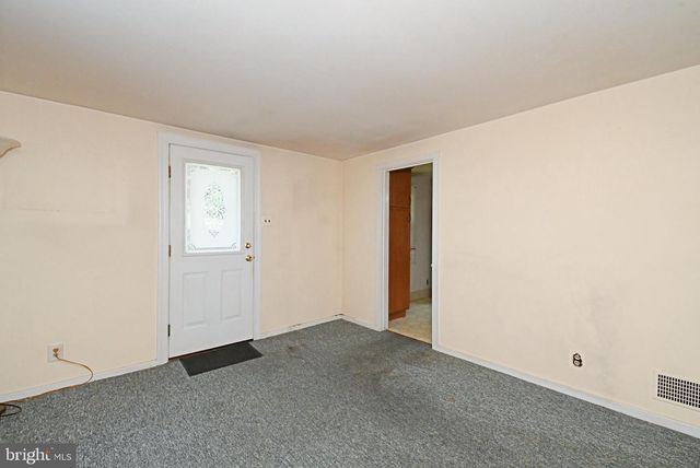 889 OLD LANCASTER RD, Berwyn, PA 19312