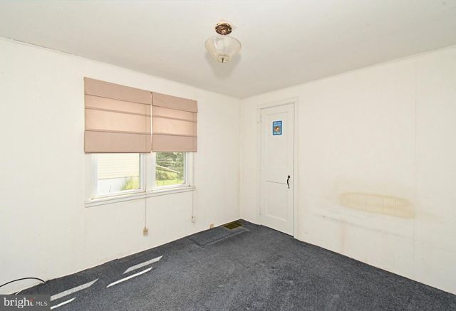 889 OLD LANCASTER RD, Berwyn, PA 19312