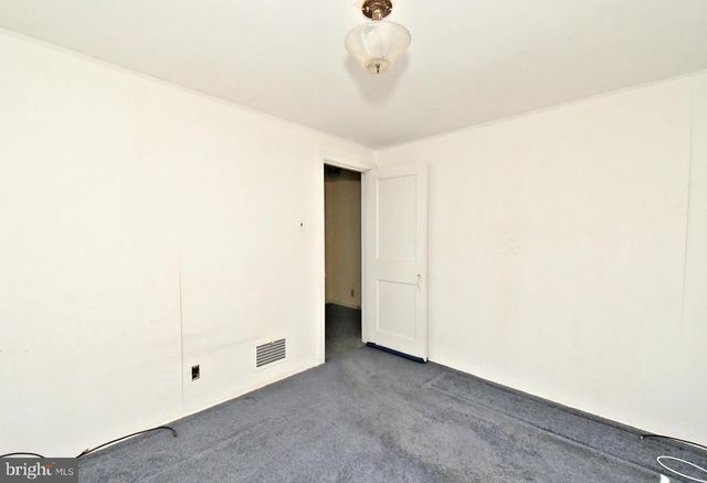 889 OLD LANCASTER RD, Berwyn, PA 19312