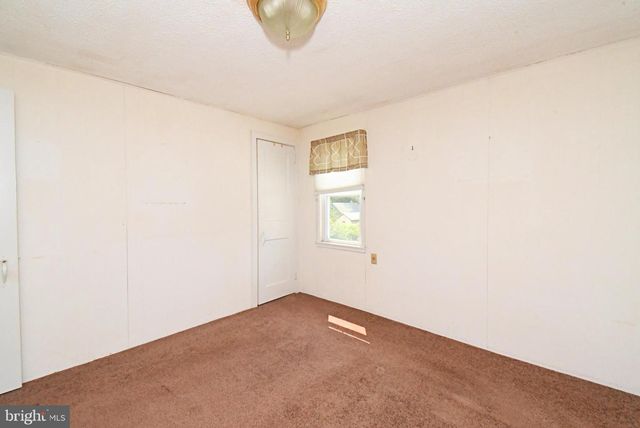 889 OLD LANCASTER RD, Berwyn, PA 19312
