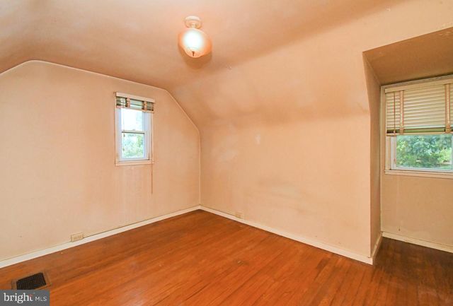 889 OLD LANCASTER RD, Berwyn, PA 19312