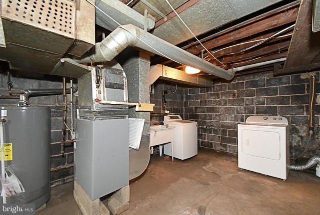 889 OLD LANCASTER RD, Berwyn, PA 19312