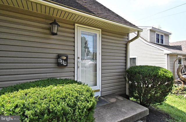 889 OLD LANCASTER RD, Berwyn, PA 19312