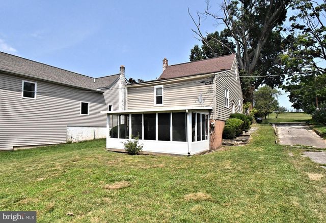 889 OLD LANCASTER RD, Berwyn, PA 19312