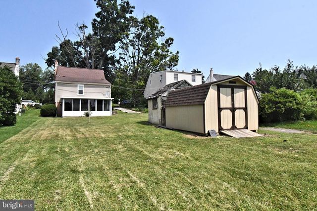 889 OLD LANCASTER RD, Berwyn, PA 19312