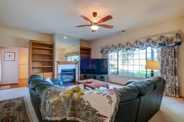 9954 Circa Valle Verde, El Cajon, CA 92021