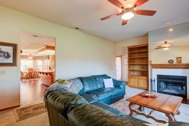 9954 Circa Valle Verde, El Cajon, CA 92021