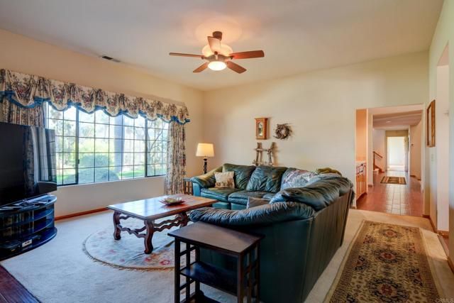 9954 Circa Valle Verde, El Cajon, CA 92021