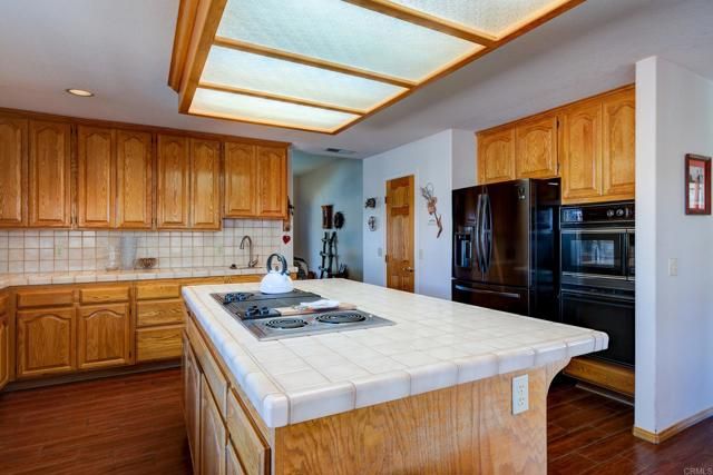 9954 Circa Valle Verde, El Cajon, CA 92021