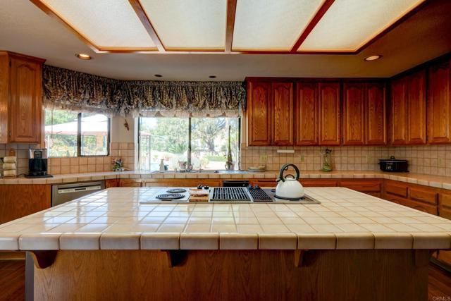 9954 Circa Valle Verde, El Cajon, CA 92021