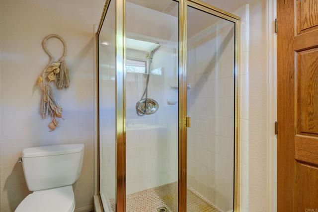 9954 Circa Valle Verde, El Cajon, CA 92021