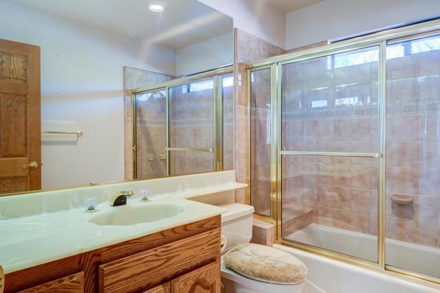 9954 Circa Valle Verde, El Cajon, CA 92021