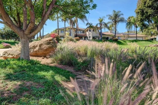 9954 Circa Valle Verde, El Cajon, CA 92021