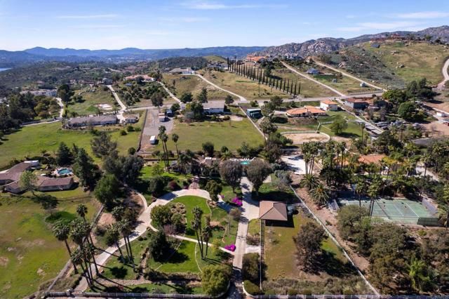 9954 Circa Valle Verde, El Cajon, CA 92021