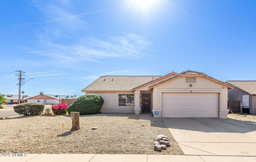 825 W 15TH Lane, Apache Junction, AZ 85120