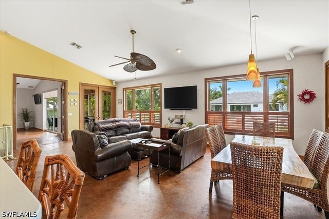 1680 Avion PL, Naples, FL 34104