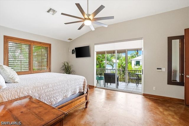 1680 Avion PL, Naples, FL 34104