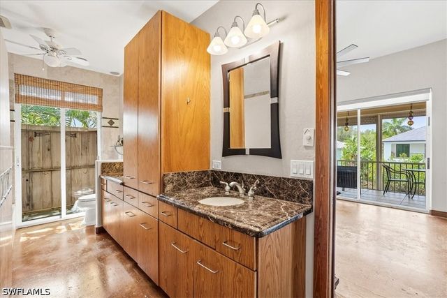 1680 Avion PL, Naples, FL 34104