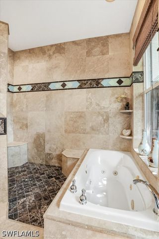 1680 Avion PL, Naples, FL 34104