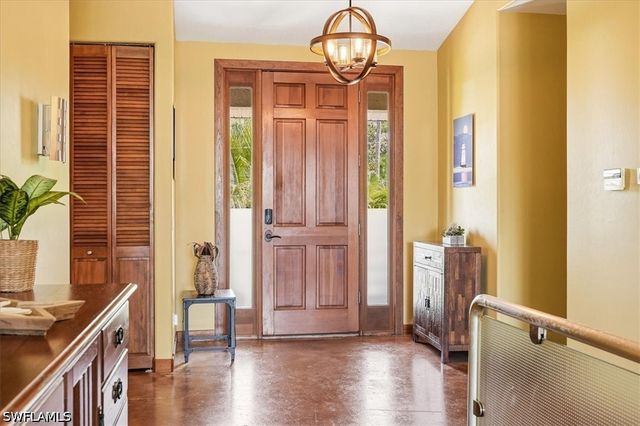 1680 Avion PL, Naples, FL 34104