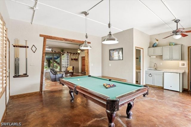 1680 Avion PL, Naples, FL 34104