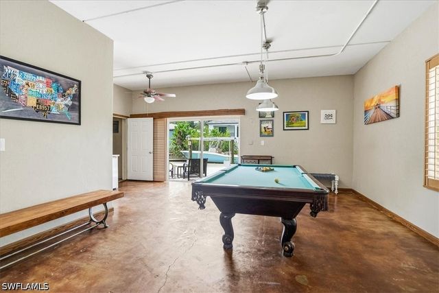 1680 Avion PL, Naples, FL 34104