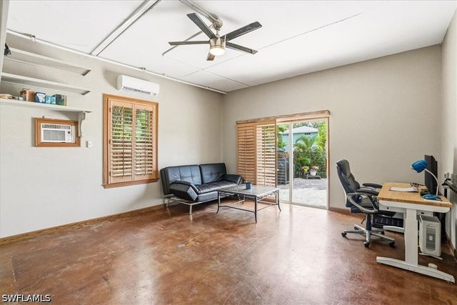 1680 Avion PL, Naples, FL 34104