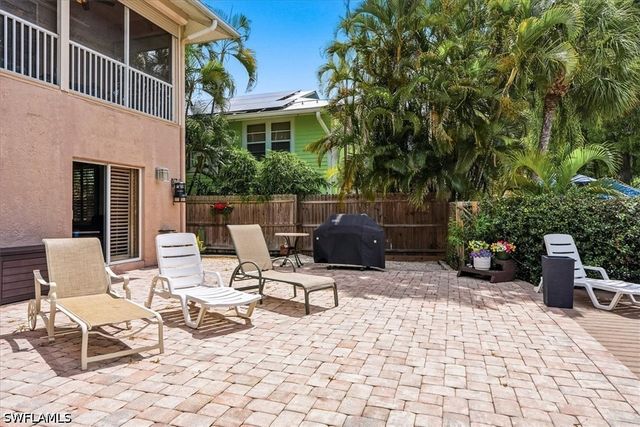 1680 Avion PL, Naples, FL 34104