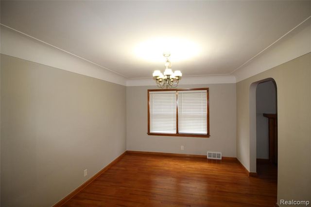 10427 S Morrow Circle, Dearborn, MI 48126