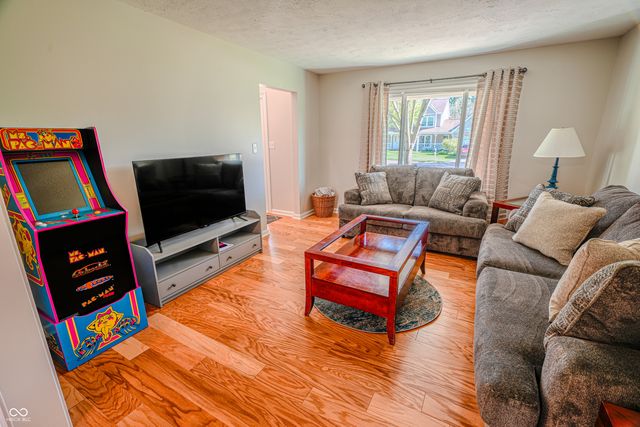 430 Sonhatsett Drive, Westfield, IN 46074