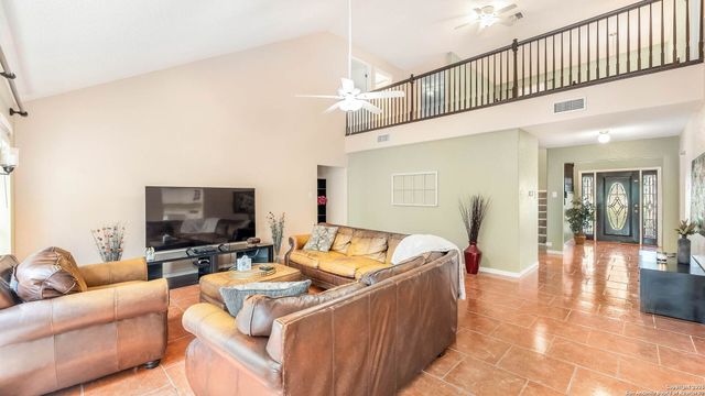 1104 Cardinal, Pleasanton, TX 78064