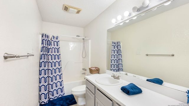 1104 Cardinal, Pleasanton, TX 78064