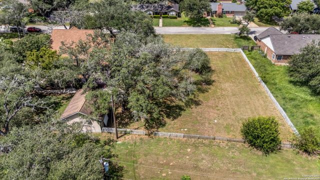 1104 Cardinal, Pleasanton, TX 78064