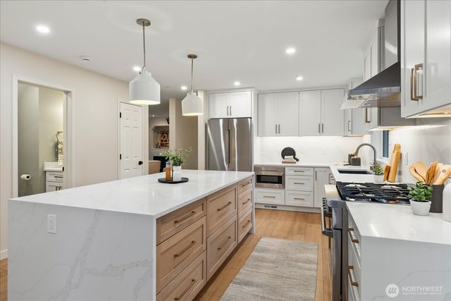 20049 Wallingford Avenue N, Shoreline, WA 98133