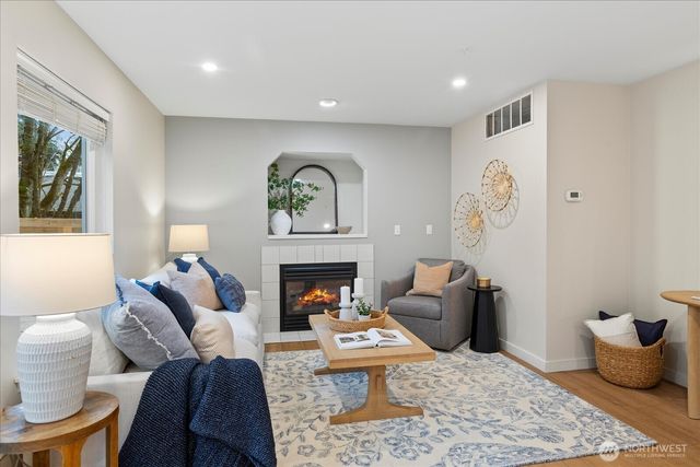 20049 Wallingford Avenue N, Shoreline, WA 98133