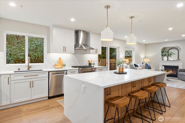 20049 Wallingford Avenue N, Shoreline, WA 98133