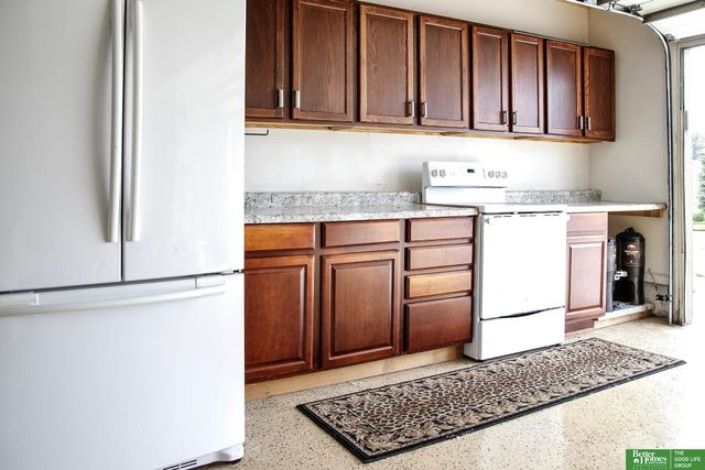 2004 Longview Street, Papillion, NE 68133