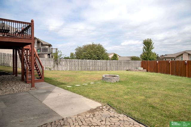 2004 Longview Street, Papillion, NE 68133