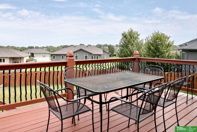 2004 Longview Street, Papillion, NE 68133