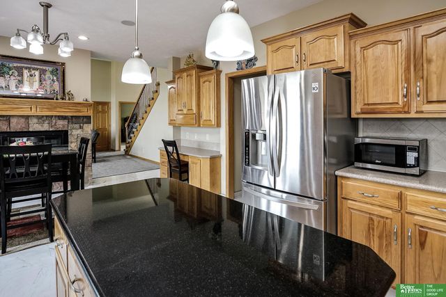 2004 Longview Street, Papillion, NE 68133