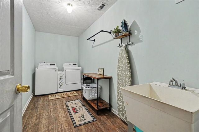 2364 W H Hayes Road, Jefferson, GA 30549