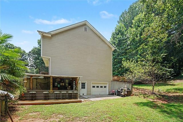 2364 W H Hayes Road, Jefferson, GA 30549
