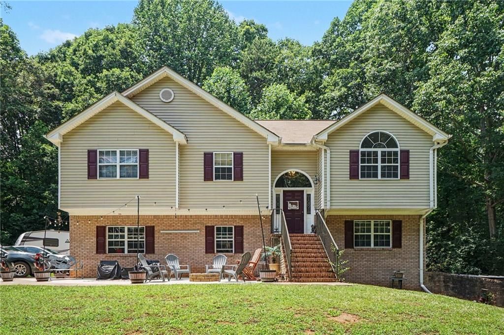 2364 W H Hayes Road, Jefferson, GA 30549