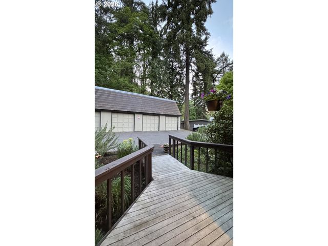 2800 TREETOP Ln, West Linn, OR 97068