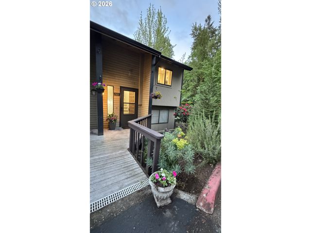 2800 TREETOP Ln, West Linn, OR 97068