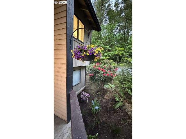 2800 TREETOP Ln, West Linn, OR 97068