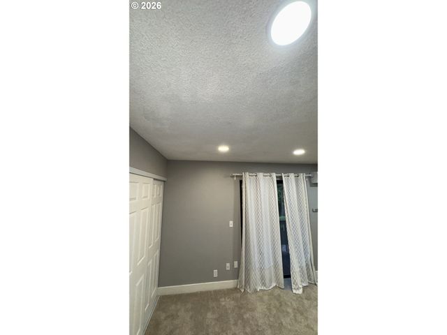 2800 TREETOP Ln, West Linn, OR 97068